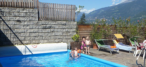 Schwimmbad Familie Kinder Urlaub